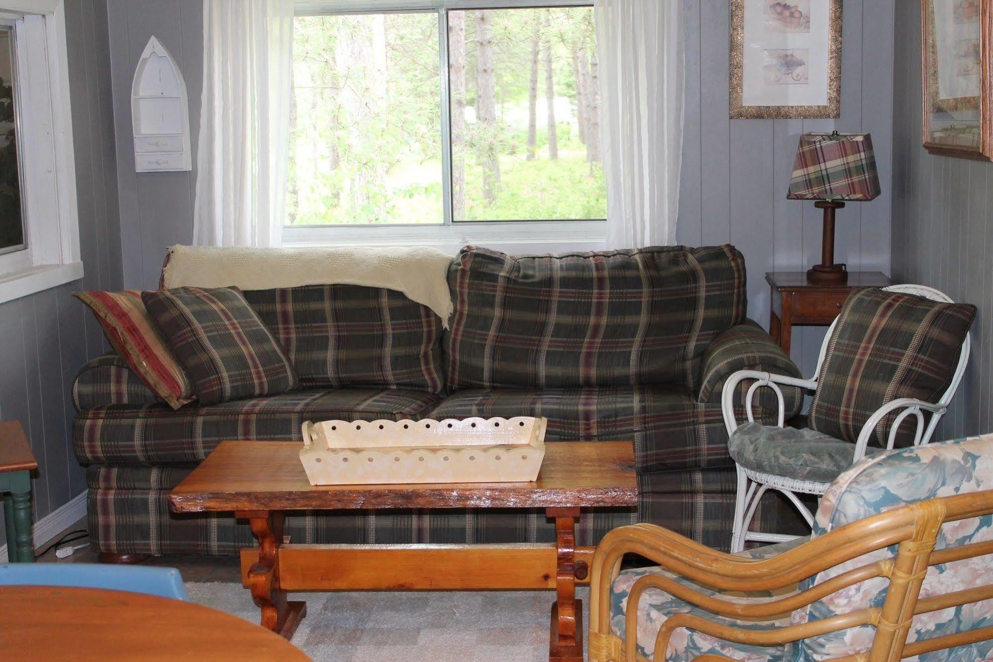 Algonquin'S Edge Resort Madawaska Экстерьер фото